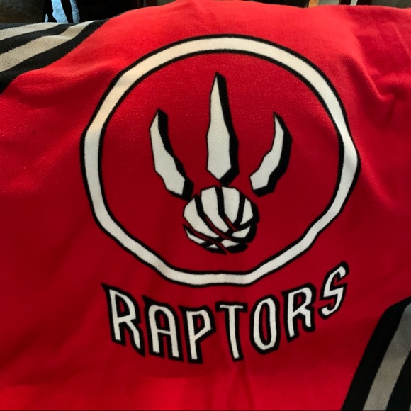 NBA Raptors Canadian Basketball Team light weight Fleece Throw blanket - Picture 6 of 7